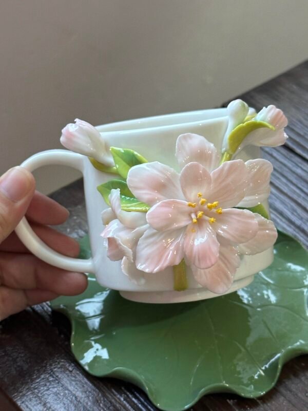 Elegant Begonia | Dehua White Porcelain Coffee Cup-220mL